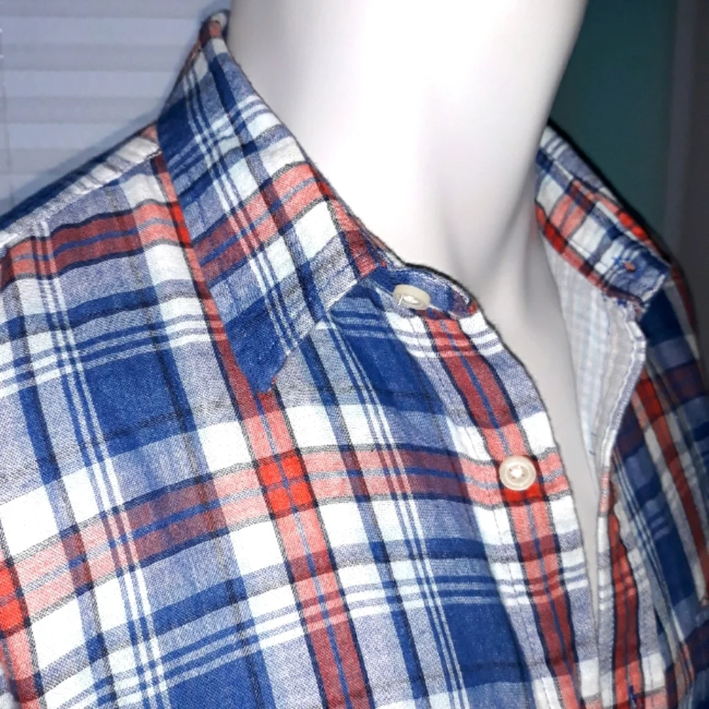 Banana Republic mens blue and red plaid cotton shirt. Medium